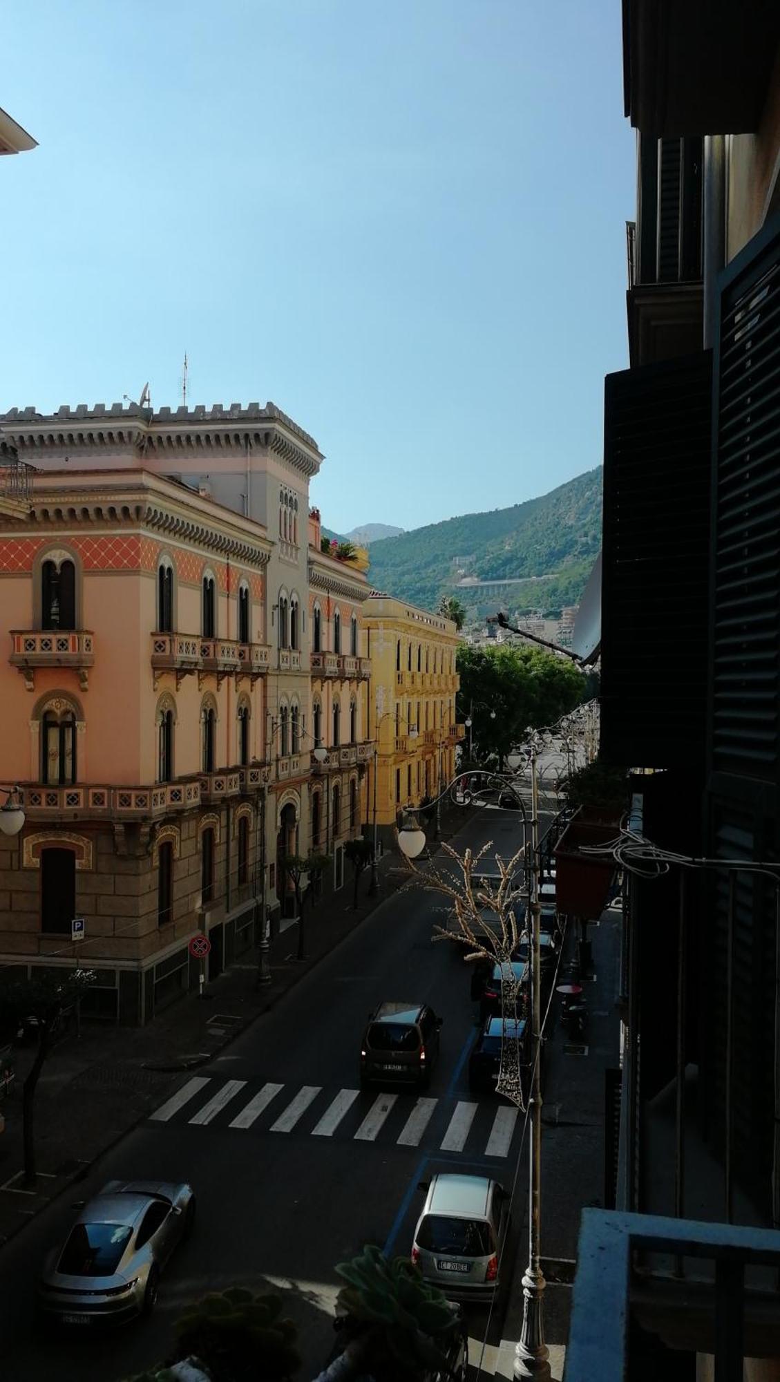Appartamento Saragone Salerno Exterior photo